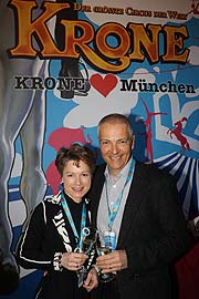 Hofbräu Direktor Dr. Michael Möller mit Frau Irmgard bei der Premiere der 3. Winterspielzeit 2020 am 01.03.2020 (©Foto: Martin Schmitz)